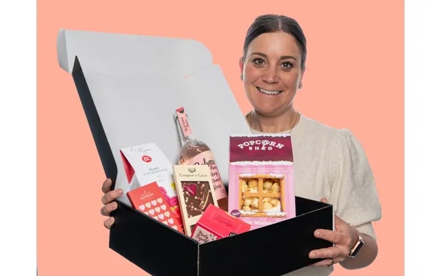 Gift box love product image