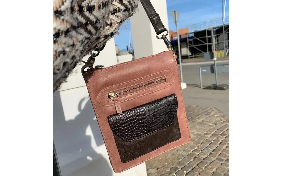 Style Korea I Brun Cognac. Fed Skuldertaske Crossbody I Kraftigt Læder