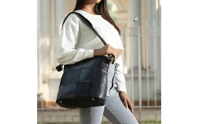 Style Nadia I Mixede Sorte Farver. Absolut Vidunderlig Hånd,- Skulder Og Crossbodytaske product image