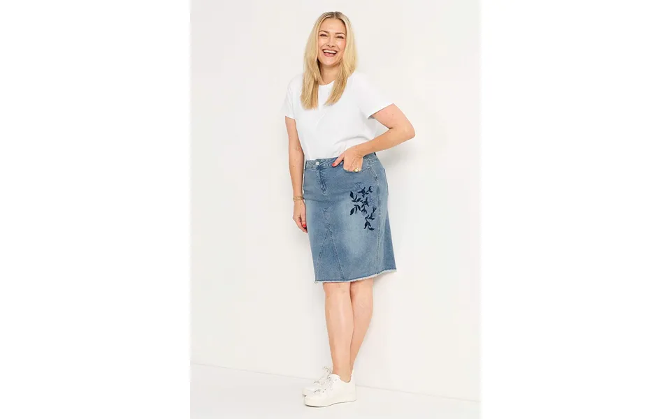 Cowboy skirt with embroidery elin