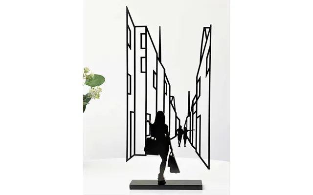 My Way Skulptur Med Kvinde Perspektiv Og Leg