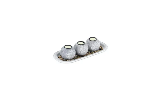 Blomstret Fyrfadsstage Med Bakke