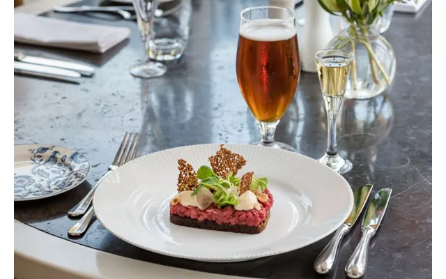 Go Dream Klassisk Smørrebrød Til Frokost Hos Fru Nimb- Oplevelsesgaver Gastronomy - Fru Nimb Er Lig Med Klassisk Dansk S product image