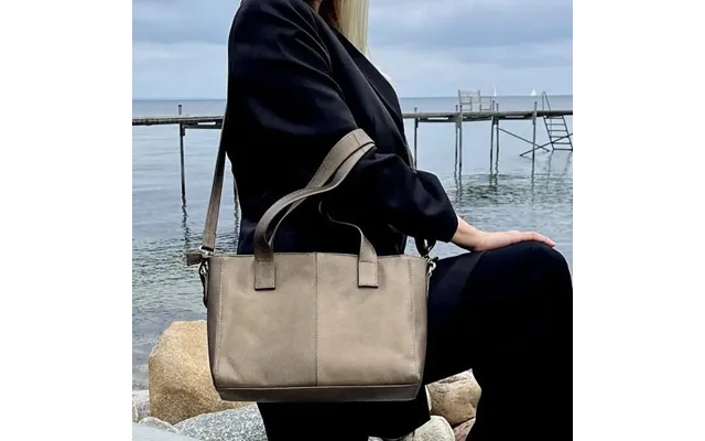 Style Leeds Lædertaske I Smuk Bronzefarve To Stk. På Lager . Klassisk Shopper - Hånd