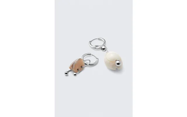 Pierced Shell Pendant Earrings