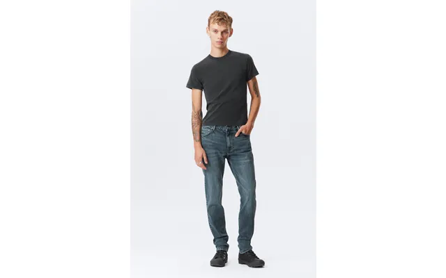 Sunday Slim Tapered Leg Jeans