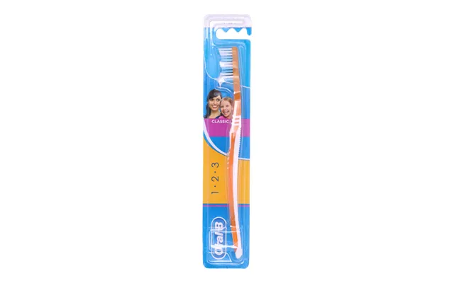 Oral B Classic 40 Medium