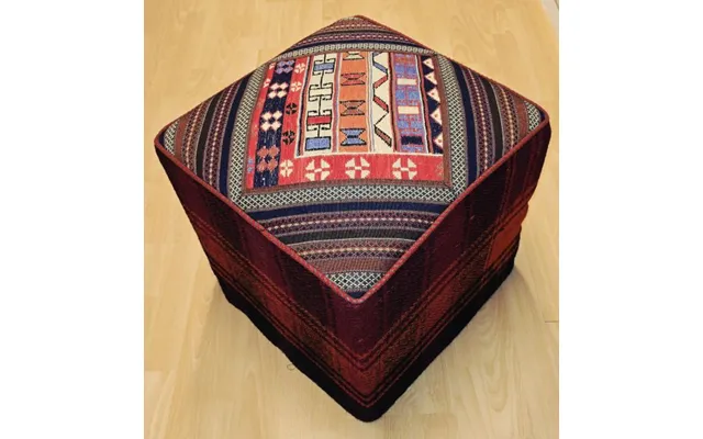 Kelimpuf Kelim I Butik Kelim Puf Funktionelle Kelimpuffer Til Dit Hjem