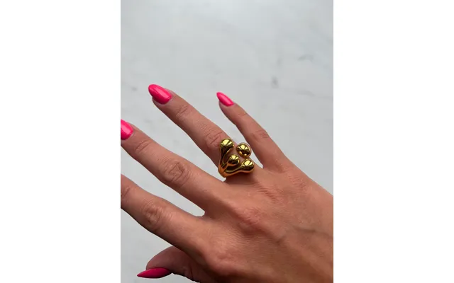 Mia Ring