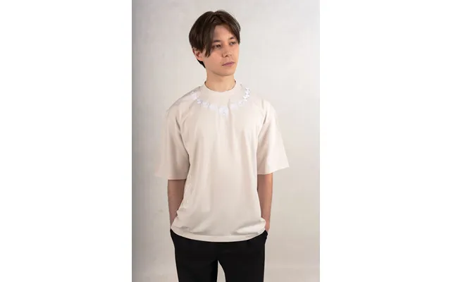Oversized Flowernecklace Tee
