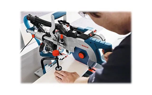 Bosch Kap- Geringssav Gcm 8 Sde Med Udtræk