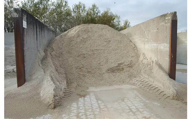 Skovl Selv - Sand I Trailer