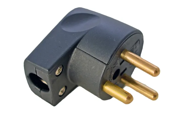 Stikprop Vinkel Rund Med Jord Sort. 230v 16a