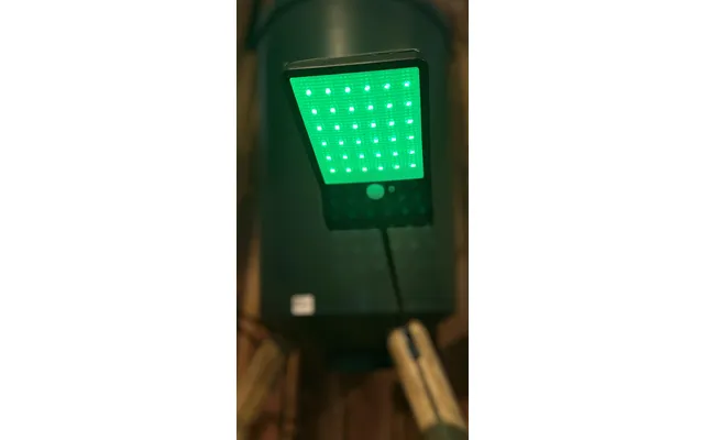 Lyssæt Inkl. Solpanel - Batteri Og Pir Sensor Grøn