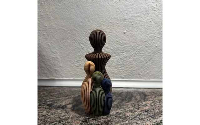 Sabre Skulptur Med 3 Børn