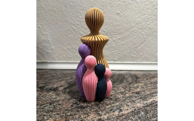 Sabre Skulptur Med 4 Børn
