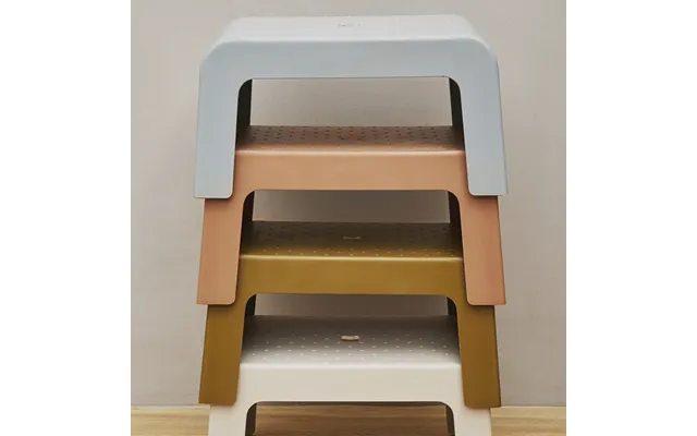 Ulla Step Stool