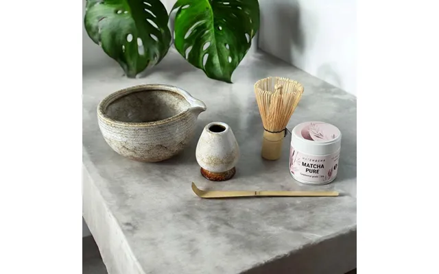 Matcha Sæt Inkl. Rustik Skål Med Hældetud 30g Matcha Og Al Tilbehør