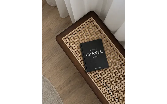 New Mags The Essence Of Chanel