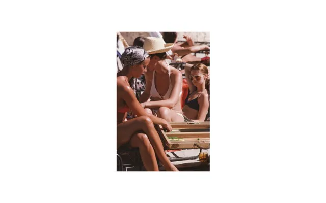 Backgammon By The Pool