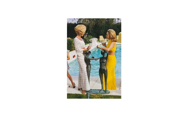 Helen & Nelda By The Pool