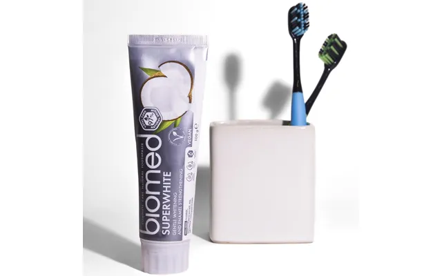 Biomed - Superwhite Tandpasta