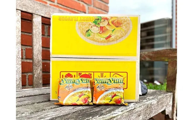 Yum Yum Instant Nudler Karry 1 Kasse 30 Stk. - Instant Nudler & Kopnudler
