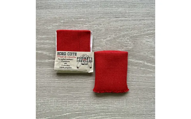 Færdigsyede Ribbede Manchetter I Strik 7,5 X 15 Cm Rød