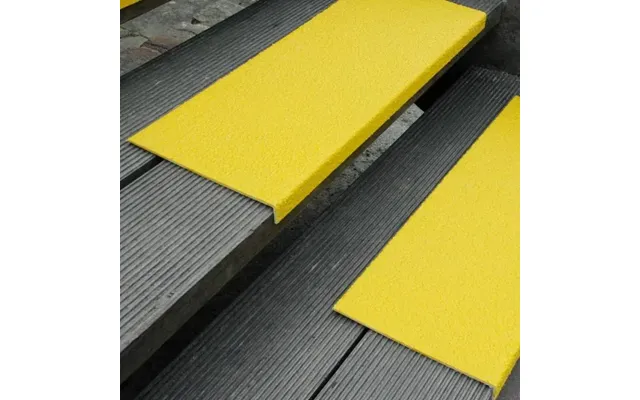 Skridsikker Grp Trappetrin - Grov Korn 12 -230x1000x30mm Gul