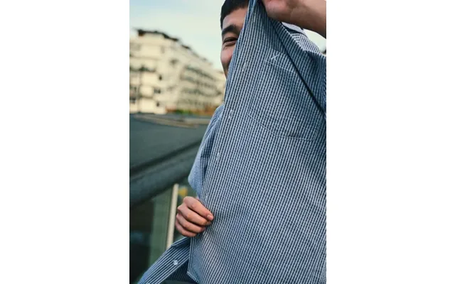Julius Seersucker S S Shirt - Blue Striped