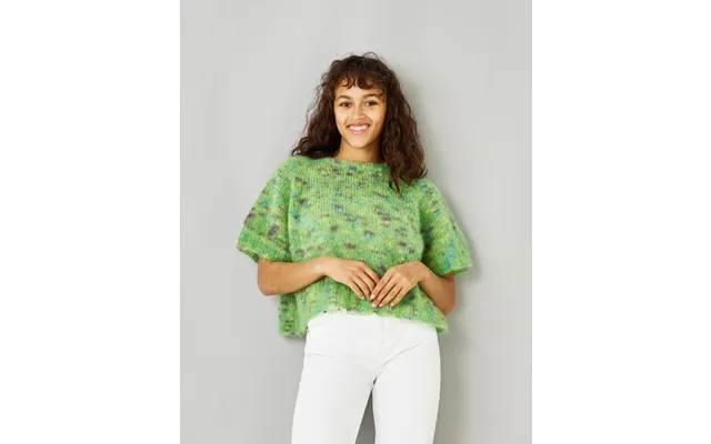 Bella Permin Strikkeopskrift Strikkekit 893182-bred T-shirt Bella Permin Strikkekit 893181-vest Med Snoning I 2 Tråd Bel