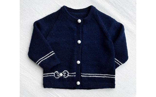 Strikkekit Model 2751 Svale Cardigan Hjertegarn Str. 3mdr.-6år Strikkekit Model 2751 Svale Cardigan Hjertegarn Str