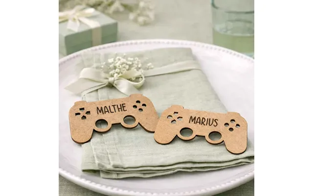 Bordkort I Træ Gamer Controller Med Navn