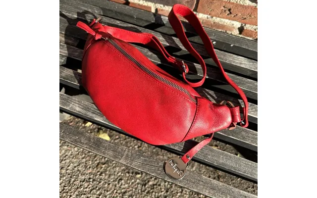 Style Nikita I Rød. Fed Bumbag I Rød Læder M. Lynlåsrum På Front Og Bagside product image