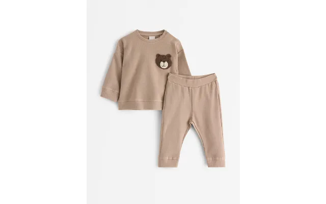 Set - Jumper And Joggers product image