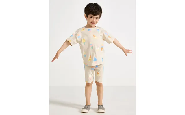 Set - T-shirt And Biker Shorts product image