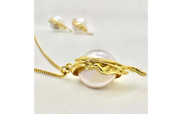Angel Wings Button Baroque Pearl Necklace And Earrings Set