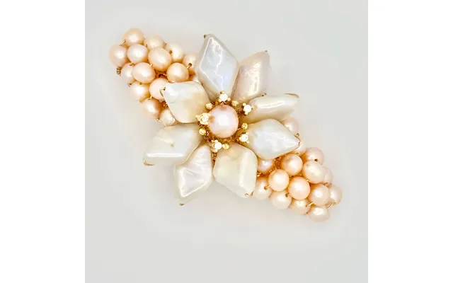 Pink Pearl Bloom Gold Hair Clip
