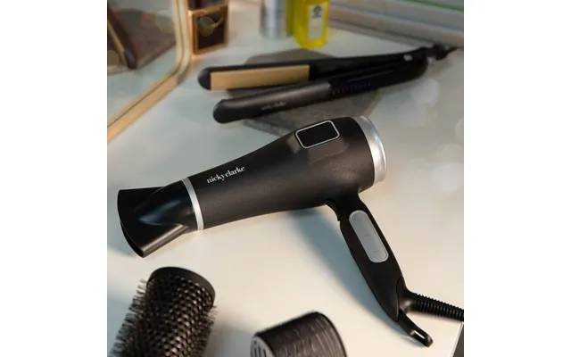 Nicky Clarke Hair Therapy Dryer Nhd146