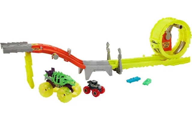 Hot Wheels Monster Trucks Power Smashers Charge & Chase Playset
