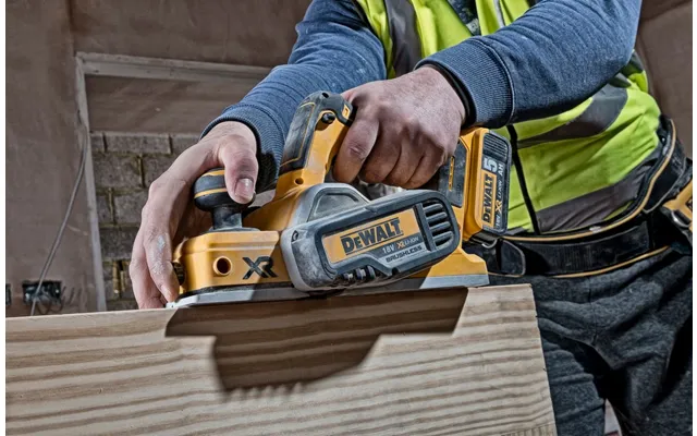Dewalt Dcp580n 18v Xr Cordless Brushless Bare Unit Planer Body Only
