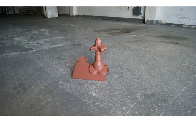 Rock Roofing Fleur-de-lys Small Finial 105 Plain Angle Fleur-de-lys - Terracotta Red