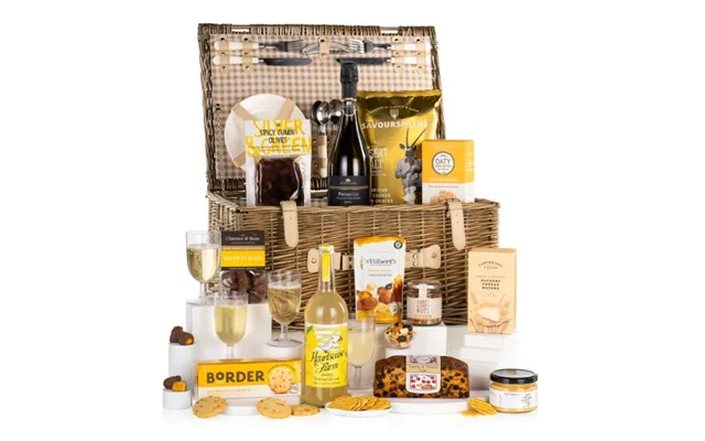 The Perfect Picnic Hamper