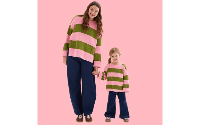 Rhiannon Adult And Rhiannon Mini Me Matching Jumpers - 4-5 Years Large