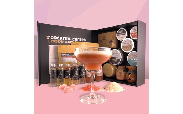Strawberry Daiquiri Pamper Cocktail Box