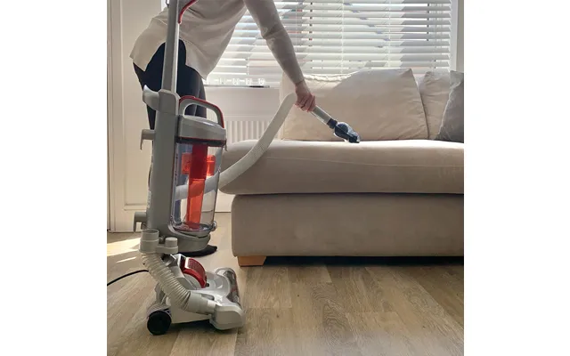 700w Bagless Pet Upright Vacuum Silver Red