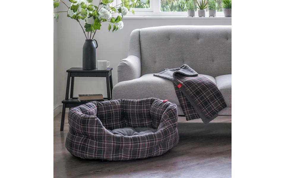 Plaid S Oval Bed