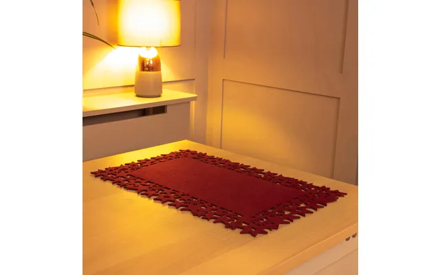 Set Of 2 Rectangular Felt Table Mats With Star And Snowflake Design Maroon