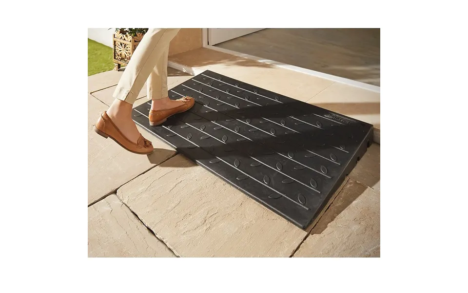 Steady Threshold Ramp W107 Xl60.9 Xd6.5cm
