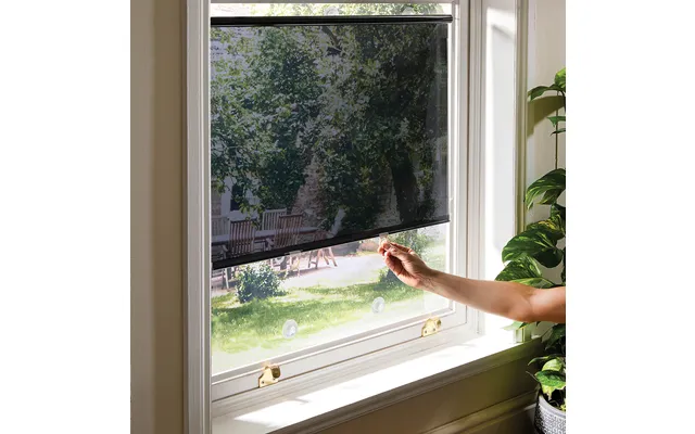 Suction Cup Sunscreen Roller Blind product image